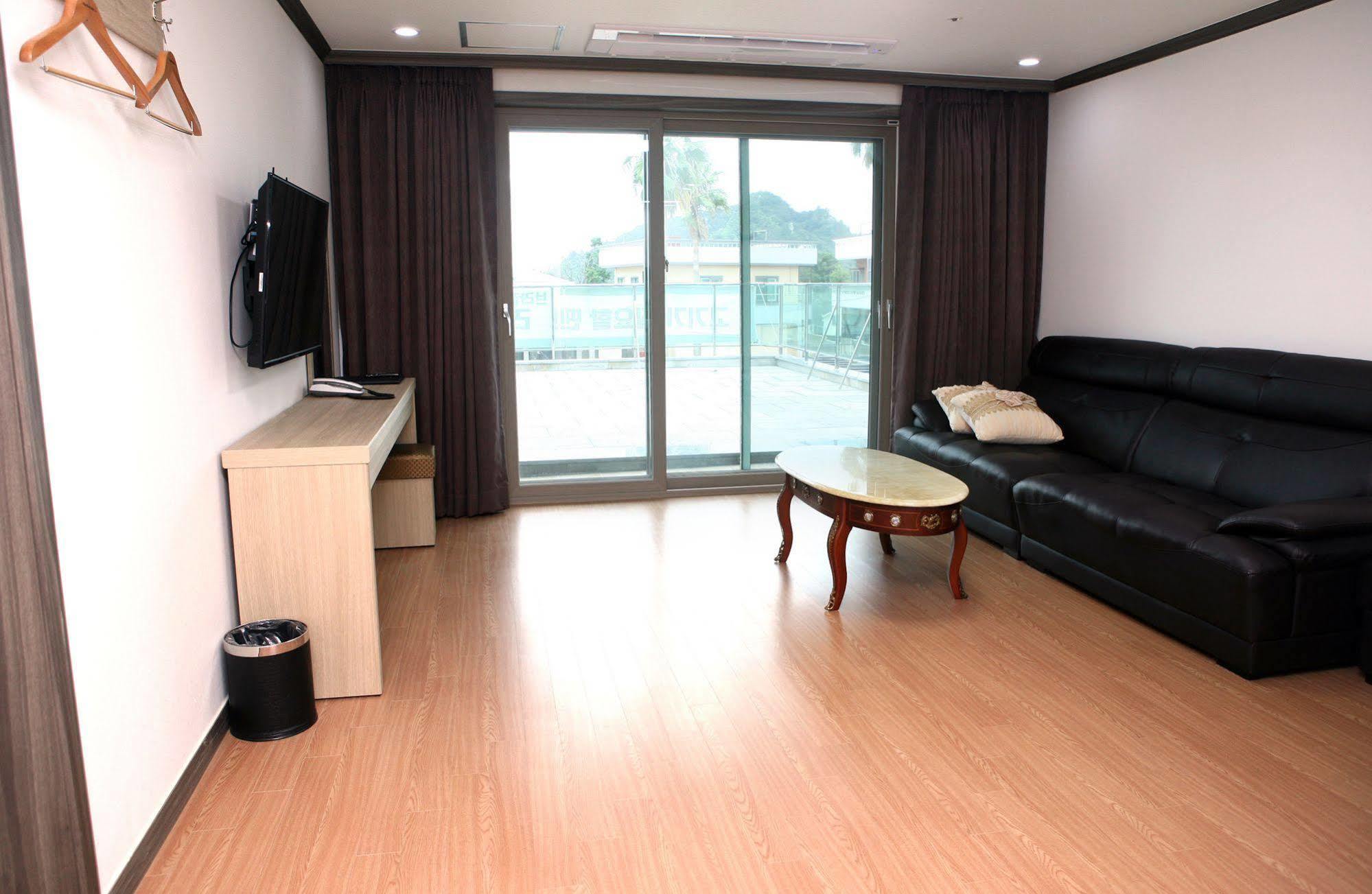 Hotel The Blue Jeju à Seogwipo Extérieur photo